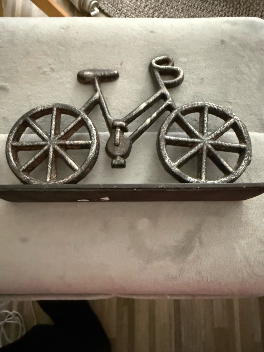 Vintage cast iron bicycle stand grey6